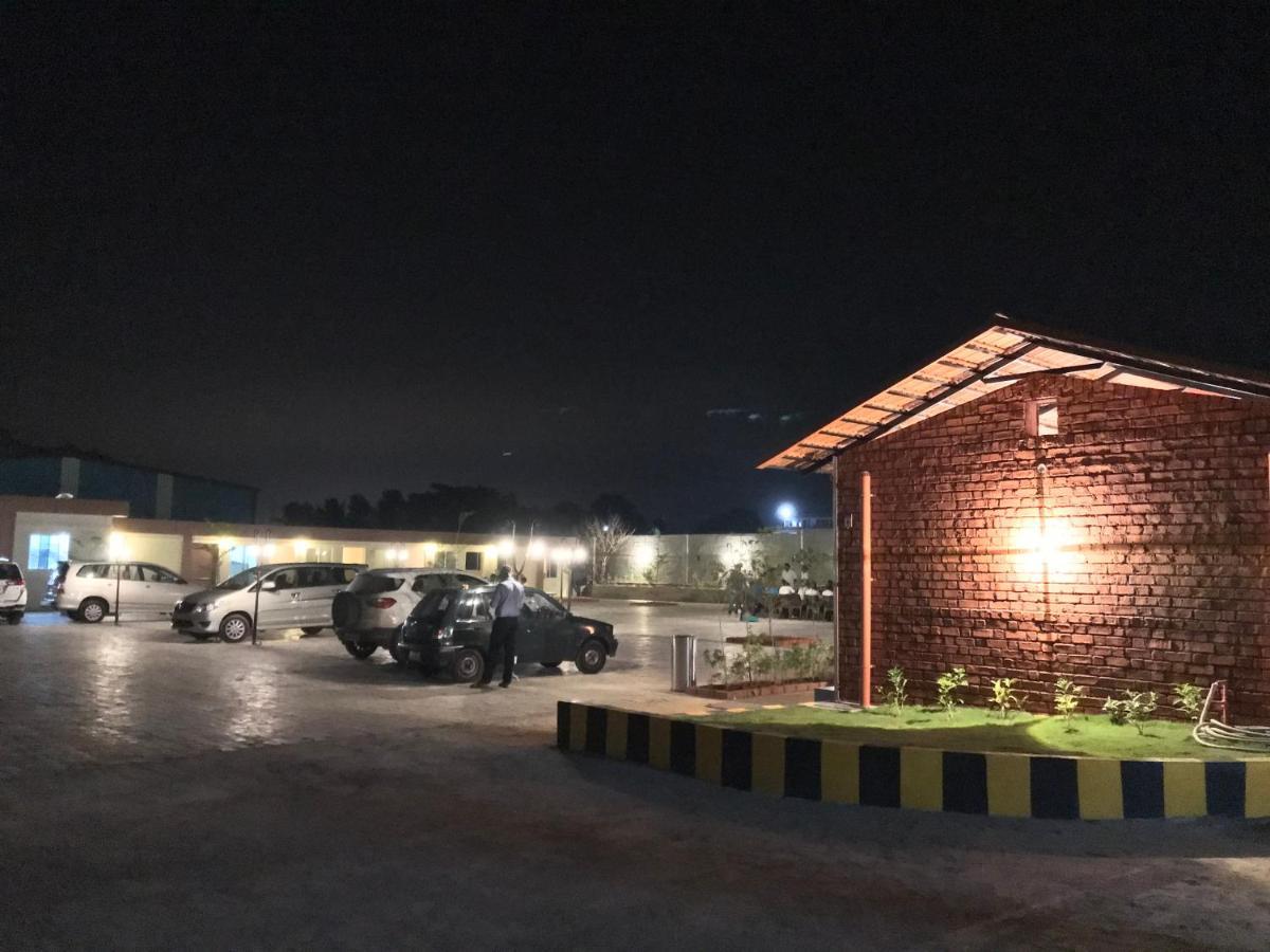 Rashi Comforts By Coastal Dine Otel Dobbaspet Dış mekan fotoğraf